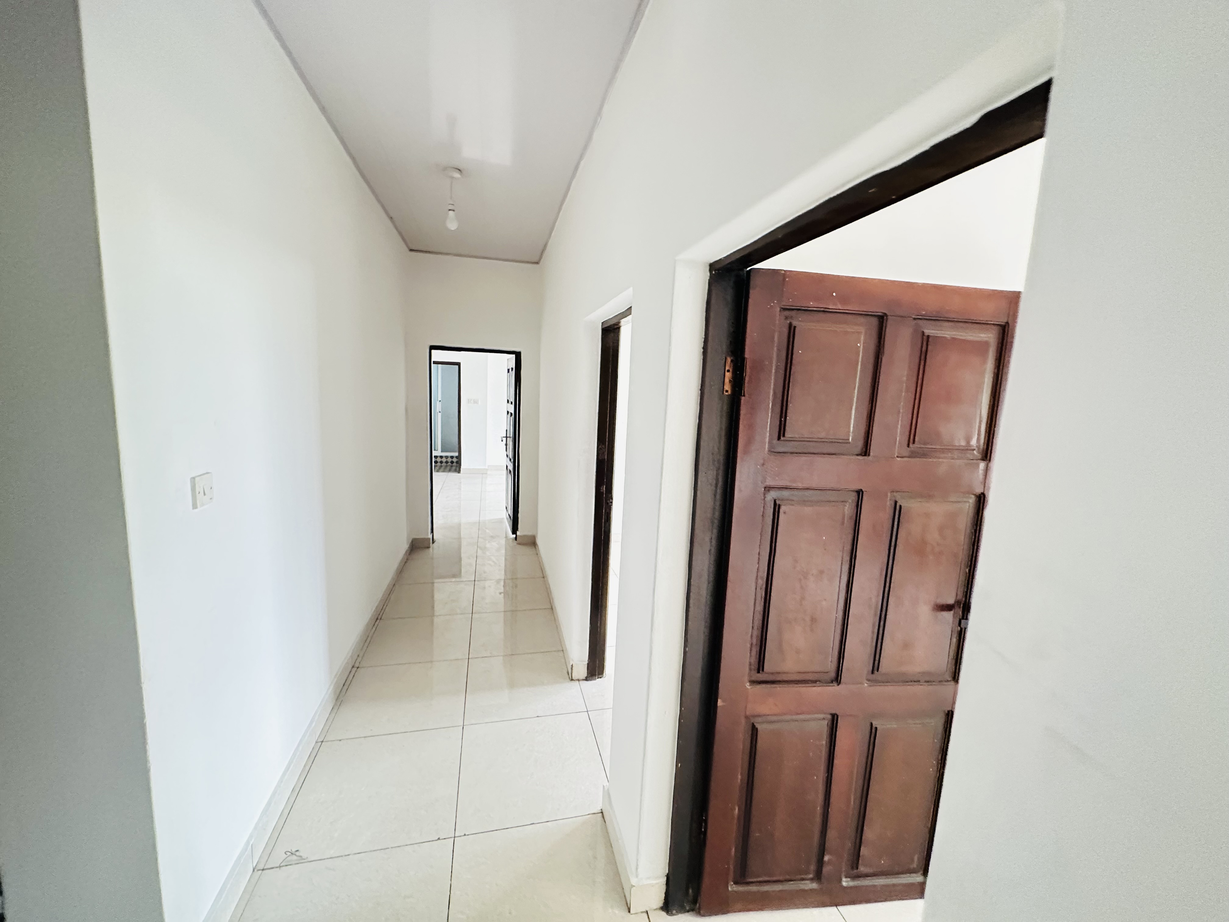 18 Bedrooms office space available for tenant at Congo cross